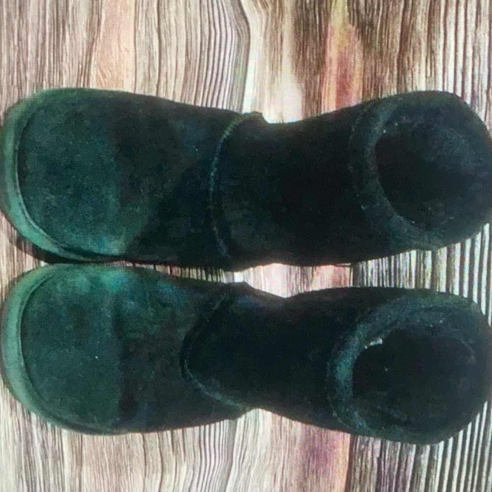 Bearpaw black boots